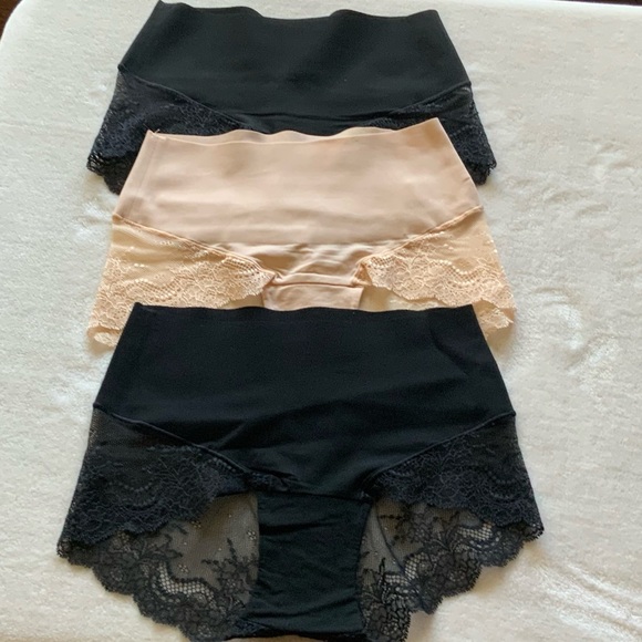(3) SPANX Undie-tectable Lace Hi-Hipster Pantie - Picture 3 of 9
